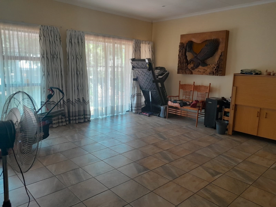 3 Bedroom Property for Sale in Safari Gardens North West